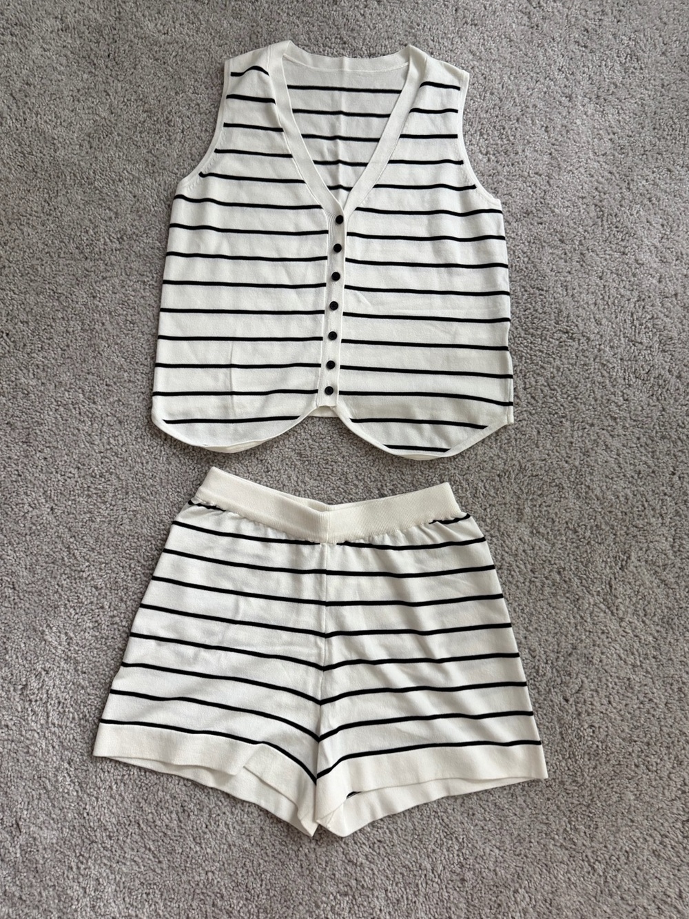 Black & White Striped Knit 2 Piece Vest Shorts Set Size Medium